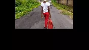 Reproduzir Adolescente africano pequeno com seios naturais foder o estranho que ela conheceu na estrada em idanre hill em algum lugar da nigéria-naijaprincess