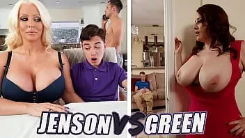 play Bangbros - Kampf der Stiefmutterziegen: Alura Jenson vs Maggie Green
