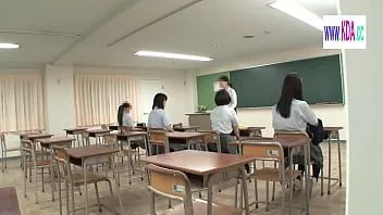 Oynat Öğrencilerin yapışkan sümüklü böcek oral seks 2'ye aşık olmalarını sağlayan lezbiyen suyu