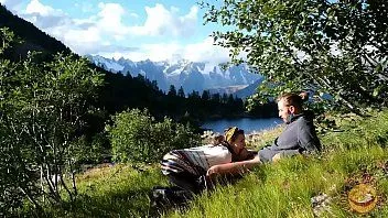 Riproduci La gola profonda è più accattivante del paesaggio? perché scegliere?