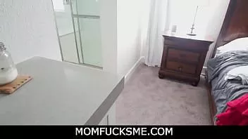 Riproduci Momfucksme - la matrigna milf tettona lexi luna conosce il modo migliore per stare al caldo