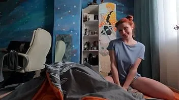 Oynat Öğrenciler eğlenir (diyaloglu rus pornosu)