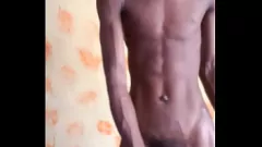 Reproduzir Garanhão Muscular Mandigo ostenta seu enorme pau