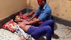 play الزوجة الهندية قرنية ترضي ديفار في جلسة الجنس الهواة
