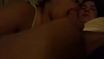 Reproduzir Disse ao papai que queria provar sua porra