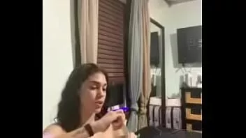চালান এই দম্পতি আমেপর্নে এত নির্লজ্জ